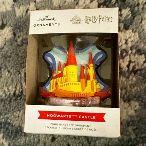 Hallmark Harry Potter Hogwarts Castle Ornament 2021 new - Picture 2 of 3